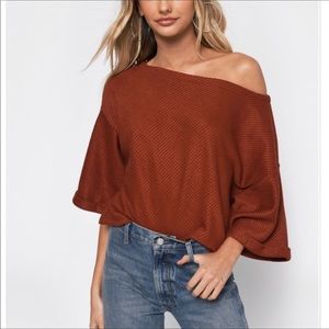 TOBI OFF THE SHOULDER RIBBED CROPPED SWEATER